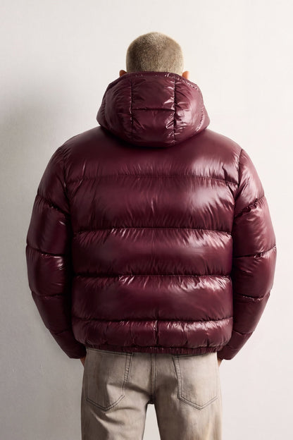 Piumino lucido rosso indossato - di spalle
